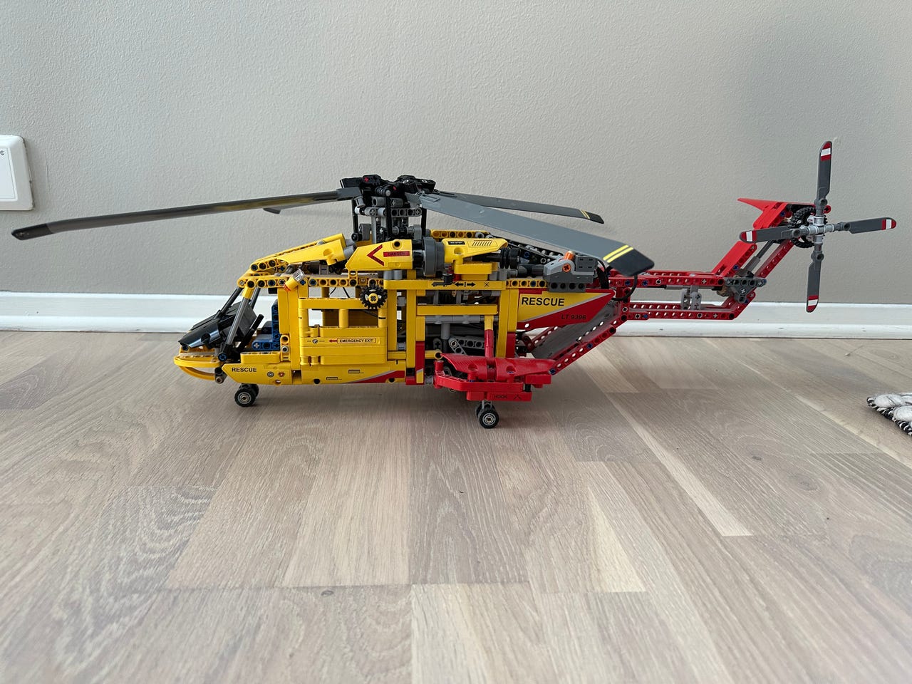 Lego Technic rescue helicopter 9396 | FINN-torget