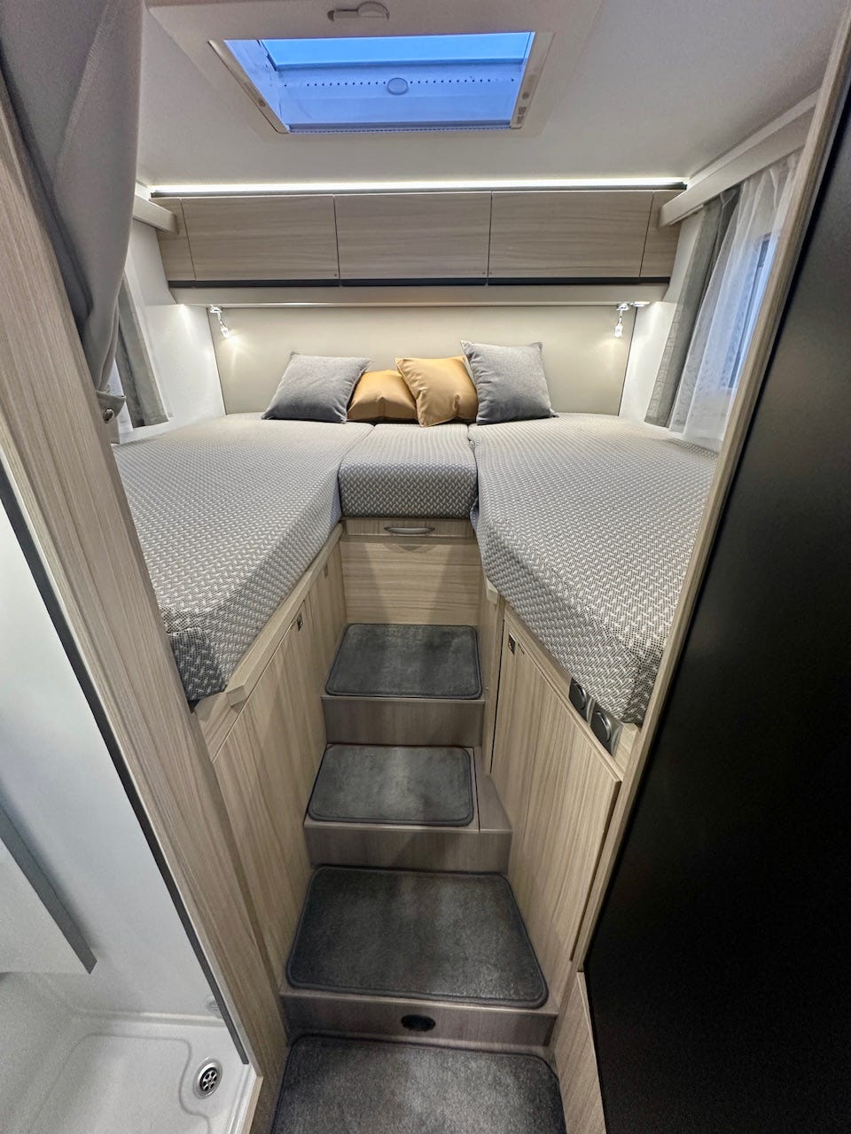 b9c65c92-23fd-4318-823f-23047fe52d80