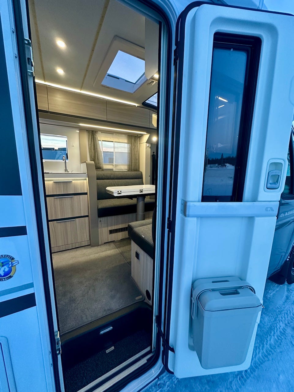 e9d984b4-4b57-477c-a686-c90f379081fc