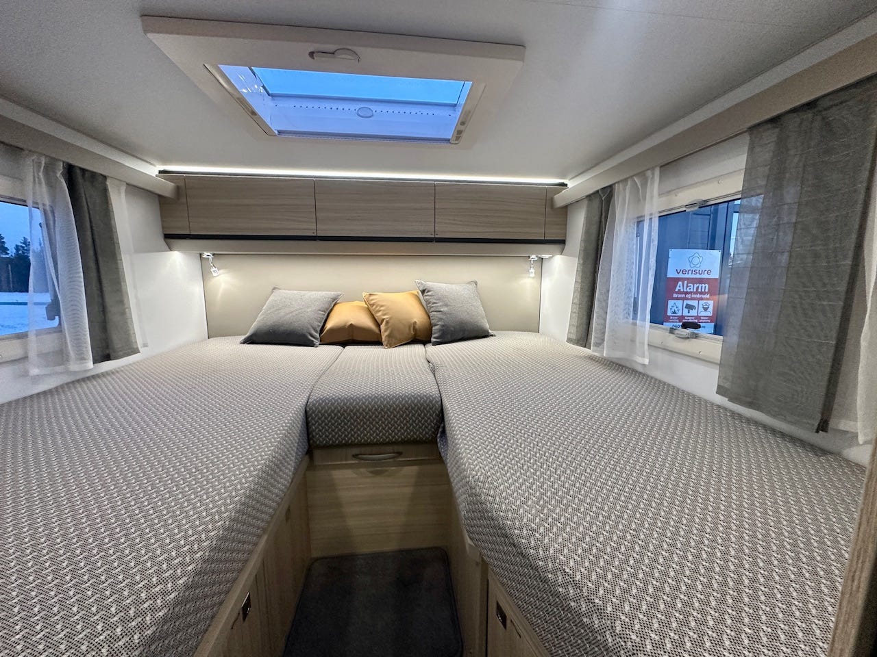 f8edae6f-0f9e-4a95-9e9e-4fbc9bd4fd16