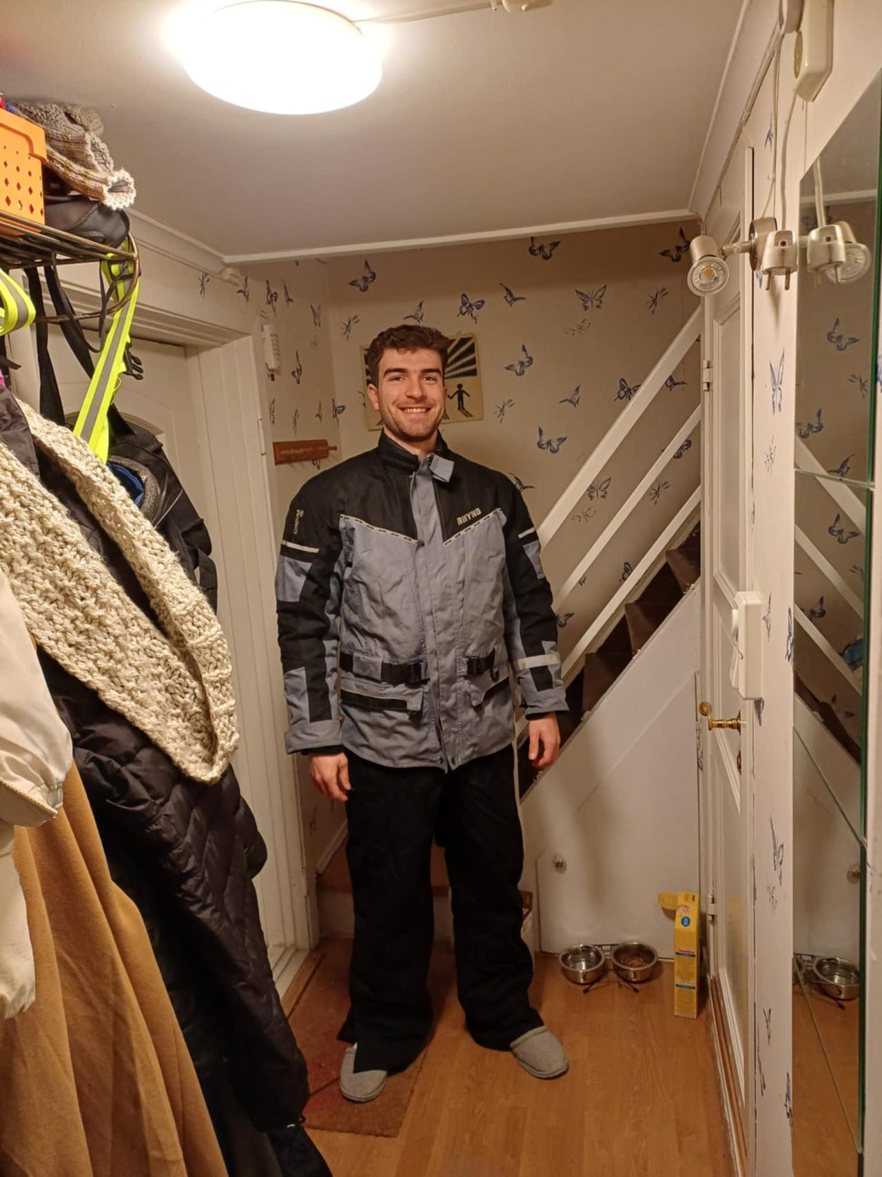 Varm snøscooterdrakt str. M + hjelm – klar for Finnmark-vinter | FINN ...