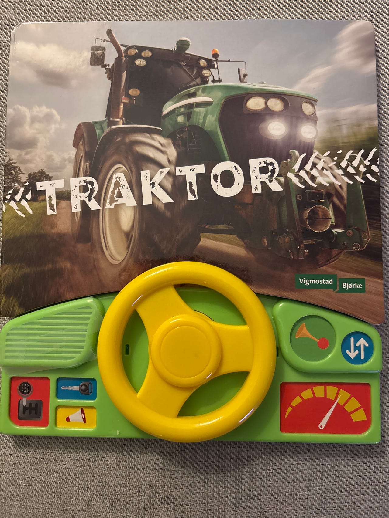 Traktor bok med ratt og lyd | FINN-torget