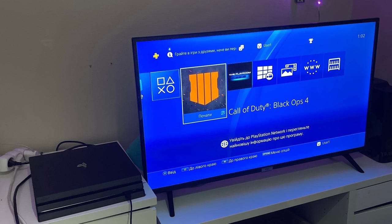 Playstation 4 pro 1TB + 2 controller + Call of Duty | FINN-torget