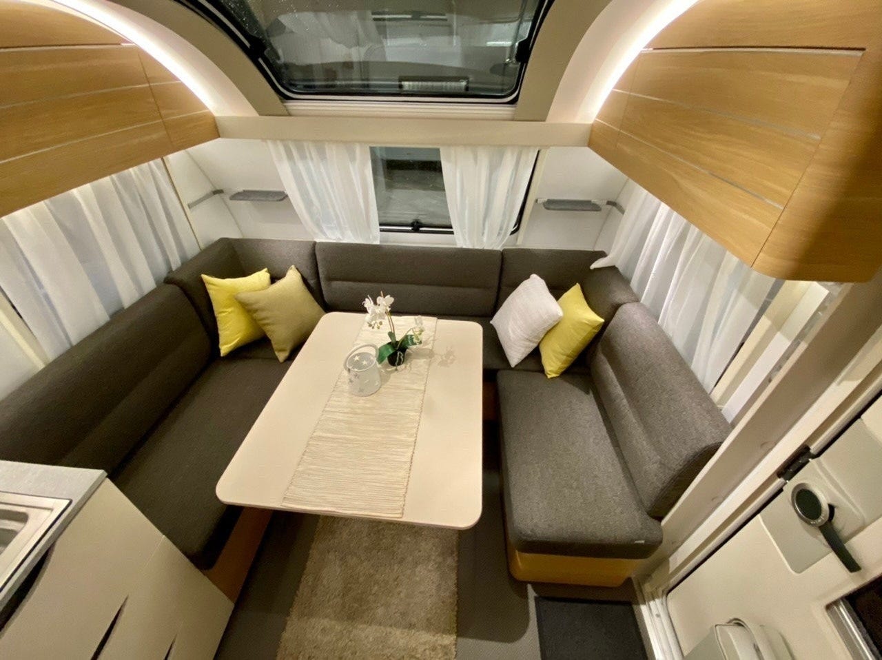 daaf2825-b221-4fe6-a992-1c872277ec81