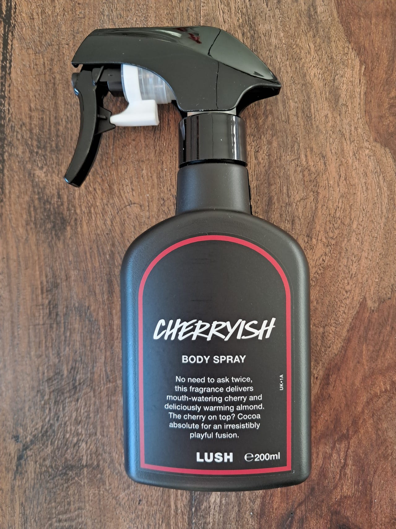 LUSH Cherryish body spray 200ml | FINN-torget