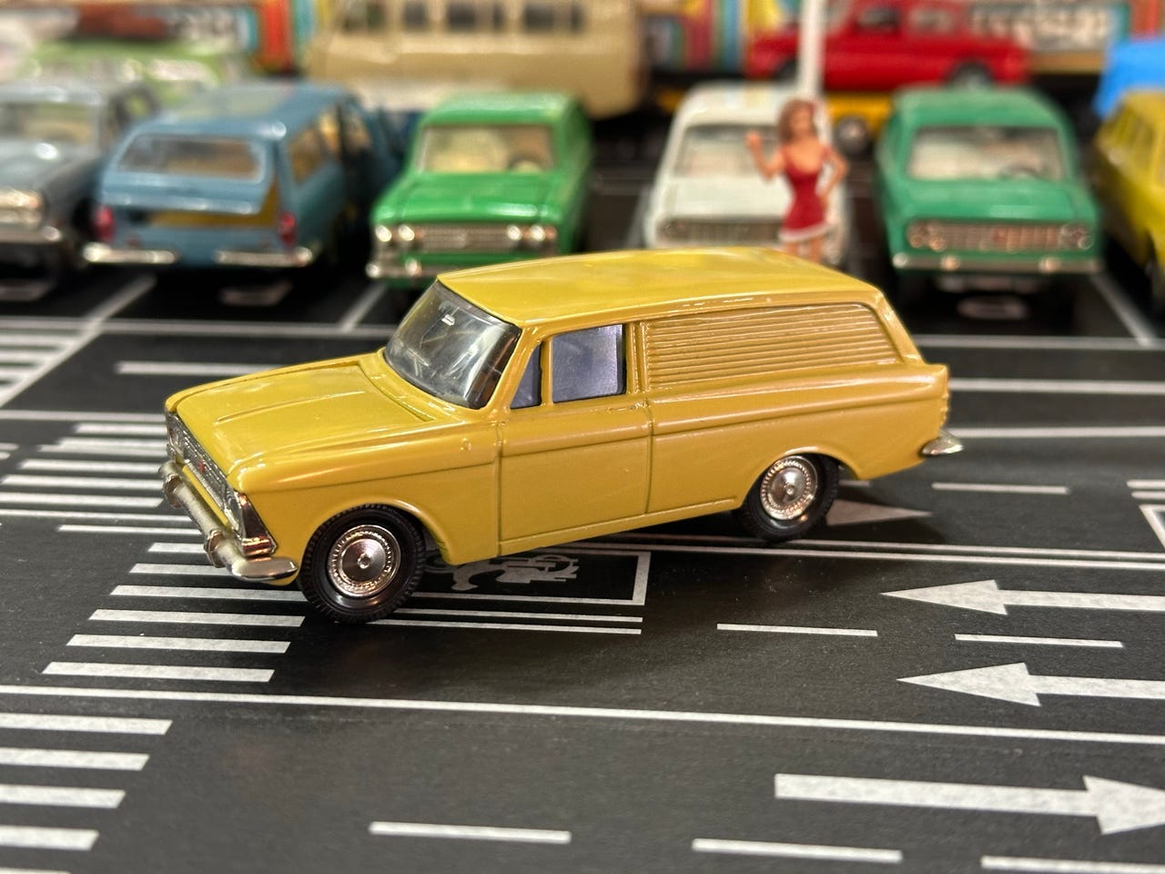 NOVOEXPORT - A6 - Moskvitch 434 - Bleu pale - En boite 1989