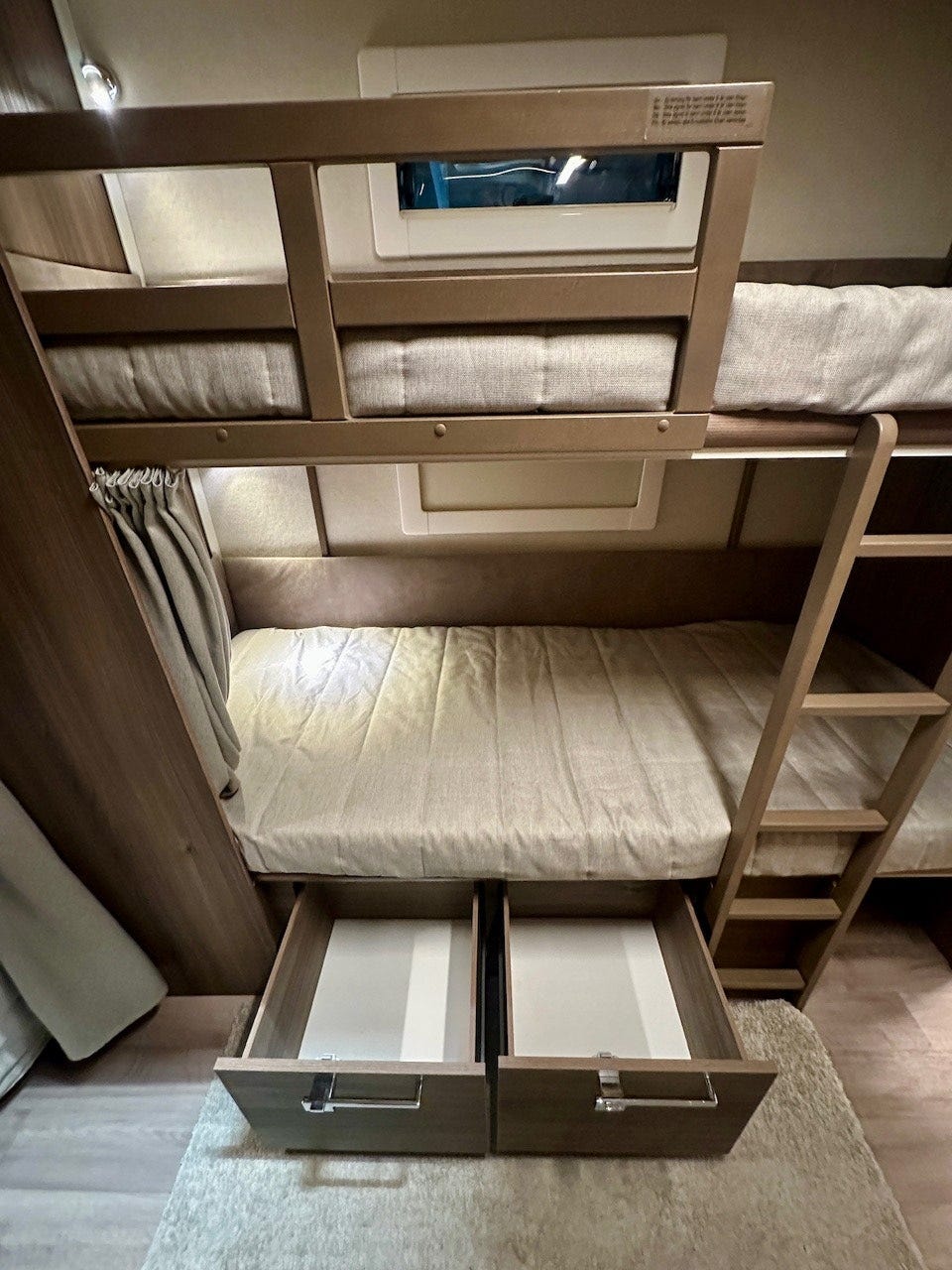 350b9e1b-99c6-4f97-8b59-6c1f48d5ada5