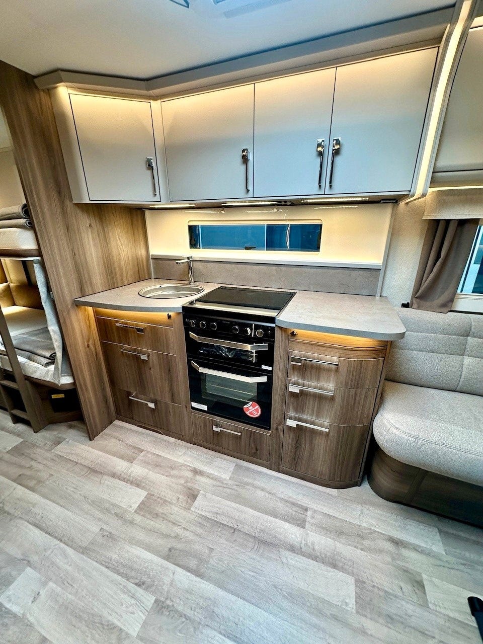 a6b0f20e-341c-48c0-b3e9-a15432aaf355