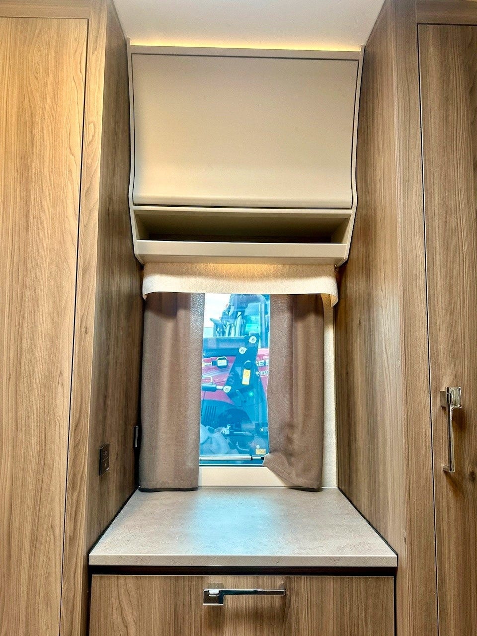 f1c537ac-b799-47c7-8ba2-18e8ba3aacfa