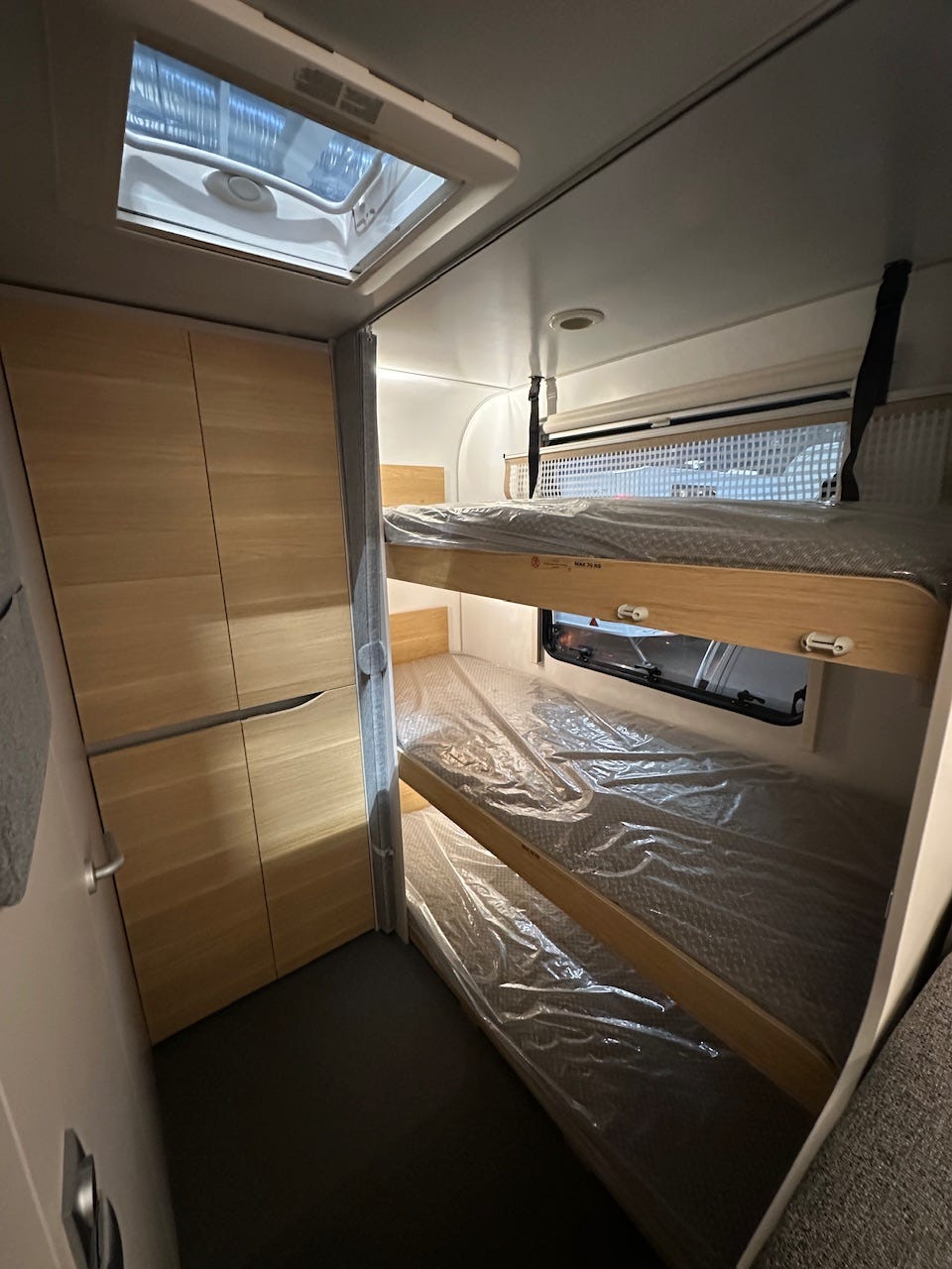 c04216aa-d8a5-4426-8f1f-621bf8bf6703