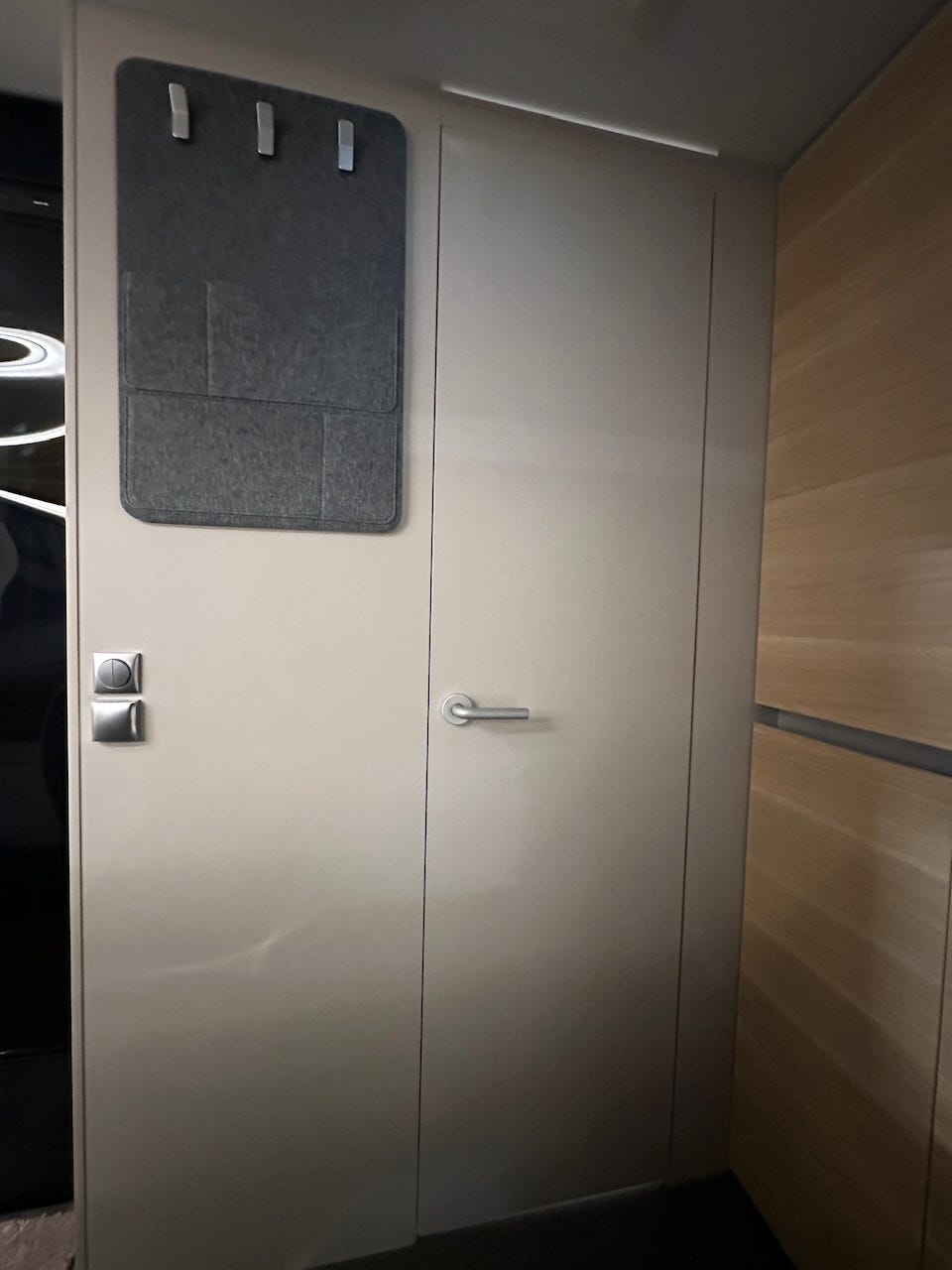 ddc9ca8b-493f-4692-ae7a-d4a973cff103