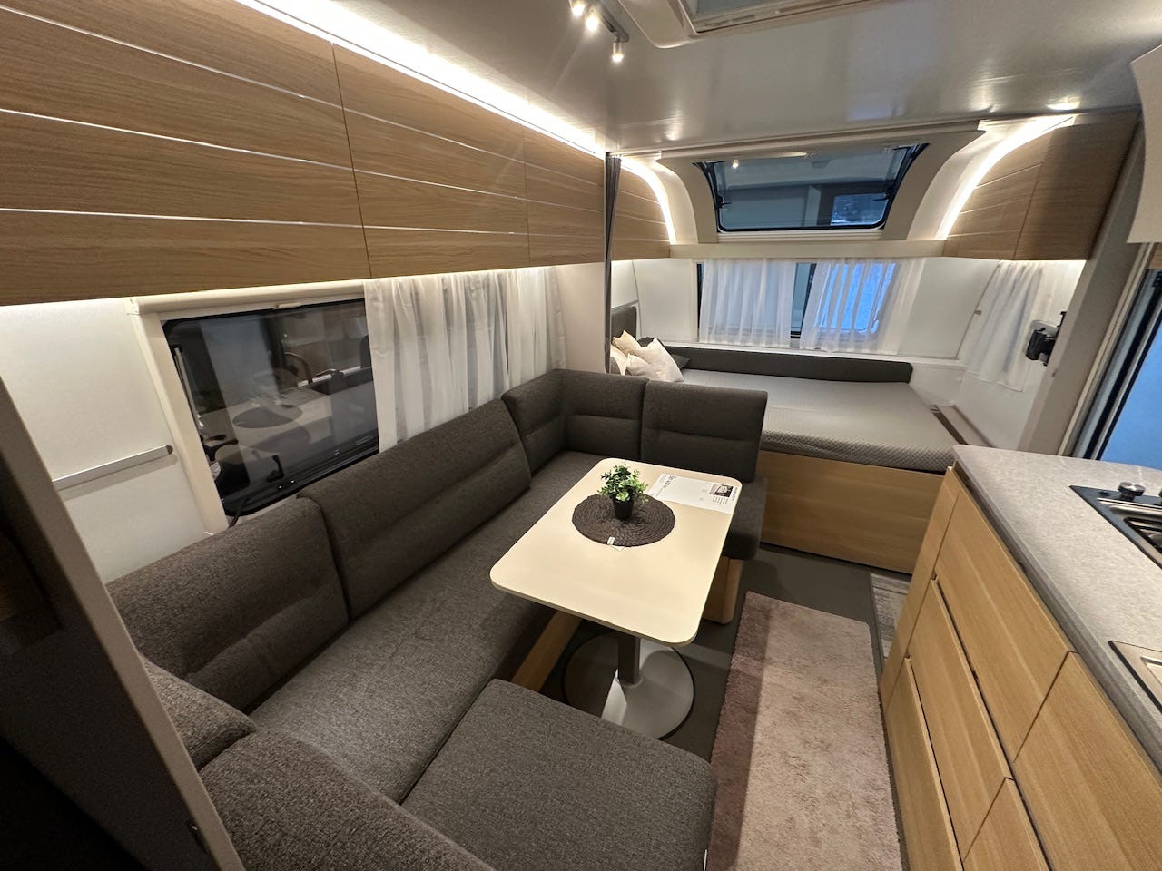 fd0a2c01-a0cc-4920-8e94-d947c9701d99