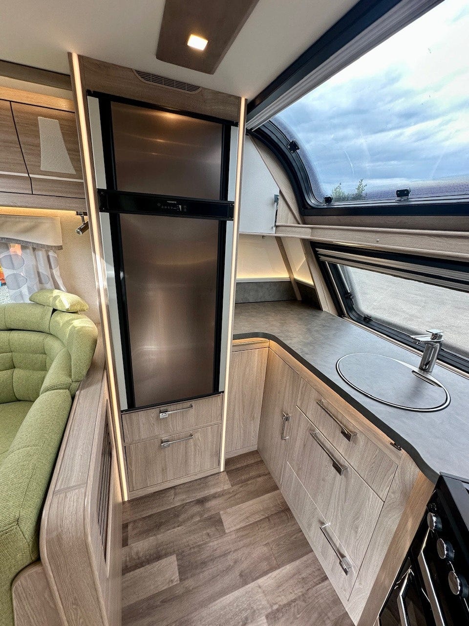 2165c5dd-f58e-4610-8c14-0b5d51a62109