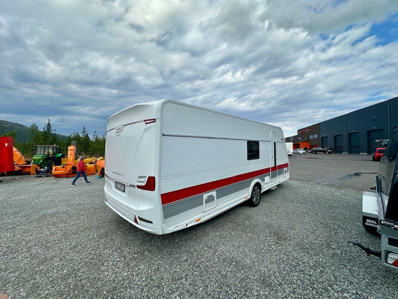 b61800a9-b1b0-4aae-acbb-6b353a28f289