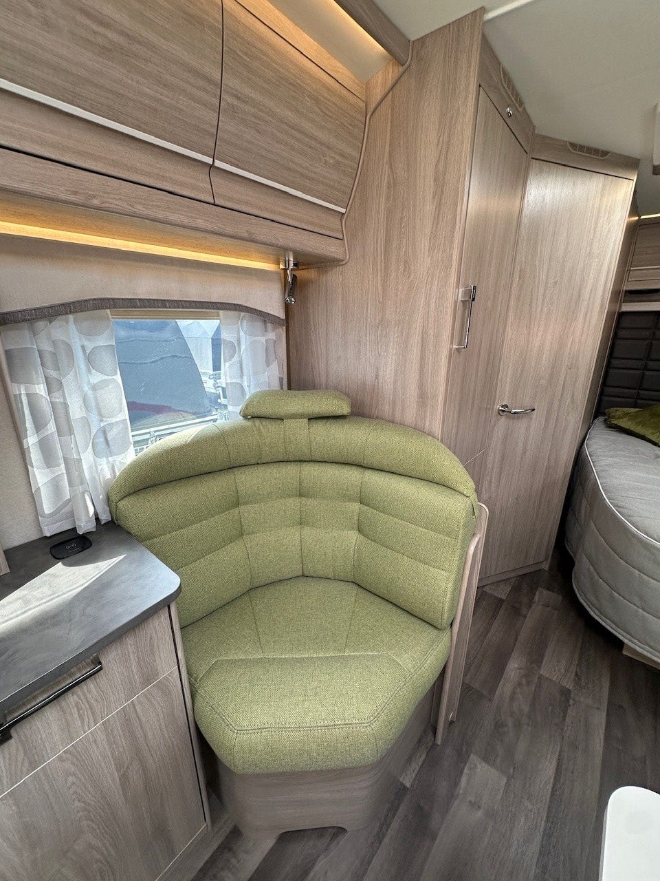 ce35906b-34e2-466c-9444-127a931e7a20