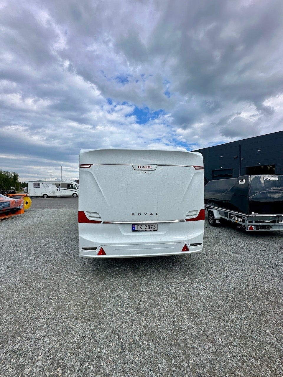 e1ee0db5-89c7-48d7-9ca4-e666b5e1e07f