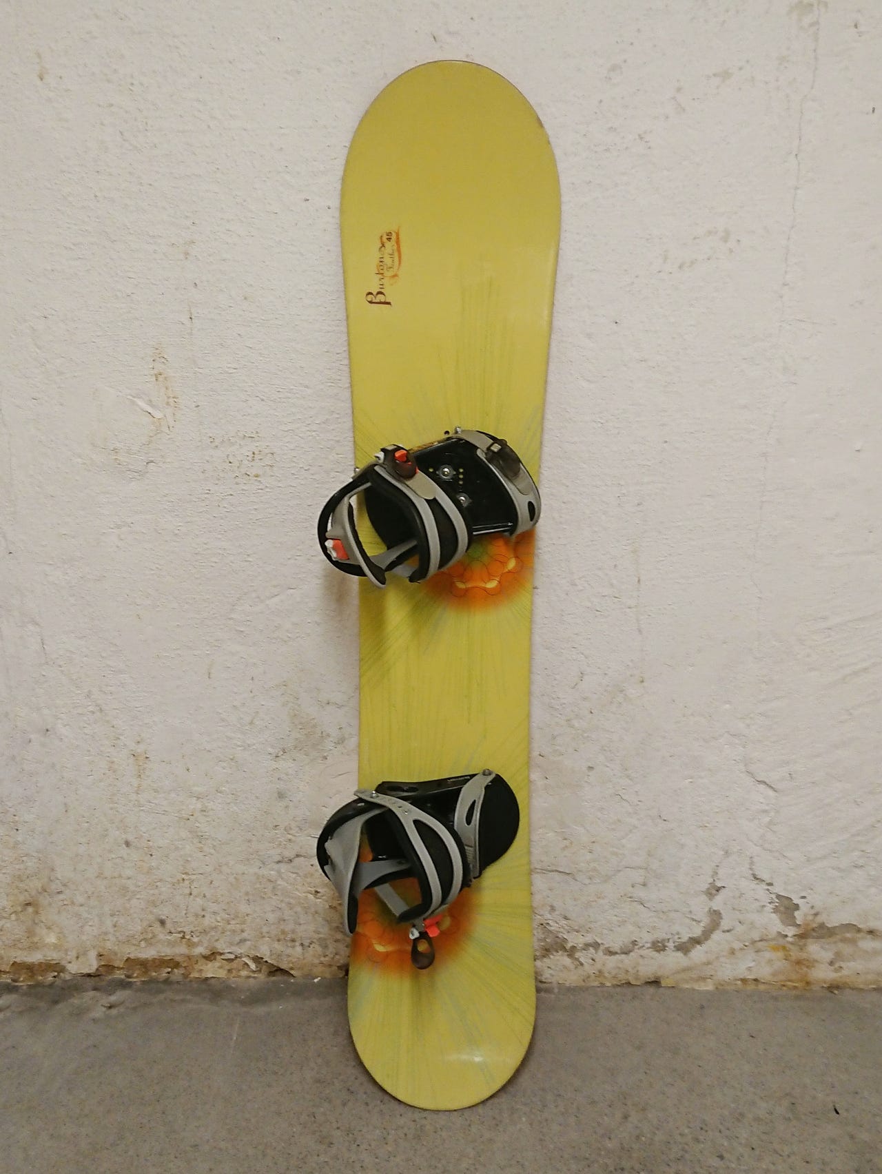 Burton Feather snowboard 145cm, med Burton Freestyle bindinger