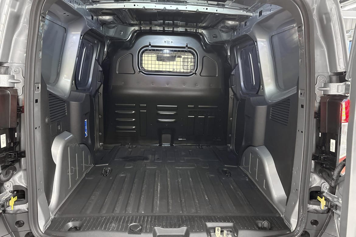 Ford E-Transit Courier 10 hos Sommerseth