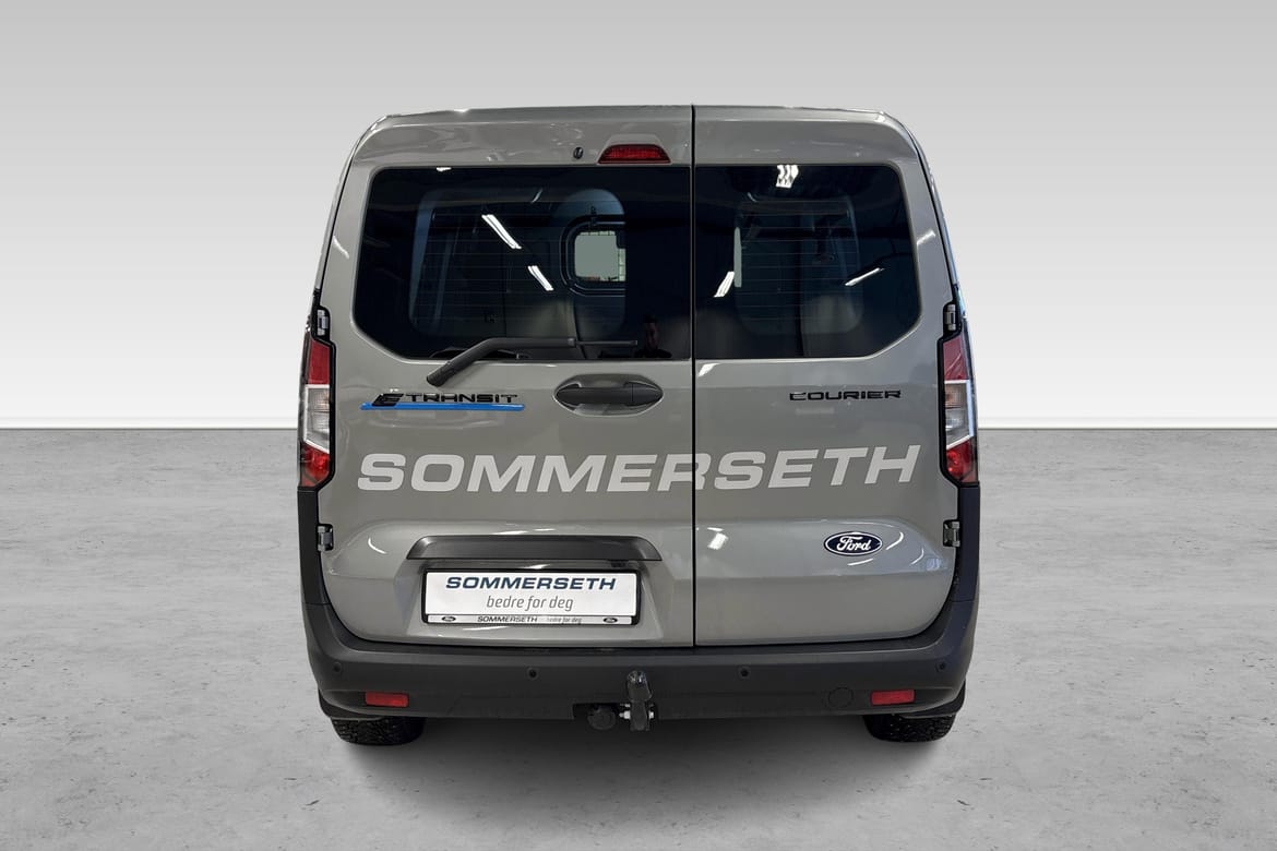 Ford E-Transit Courier 7 hos Sommerseth