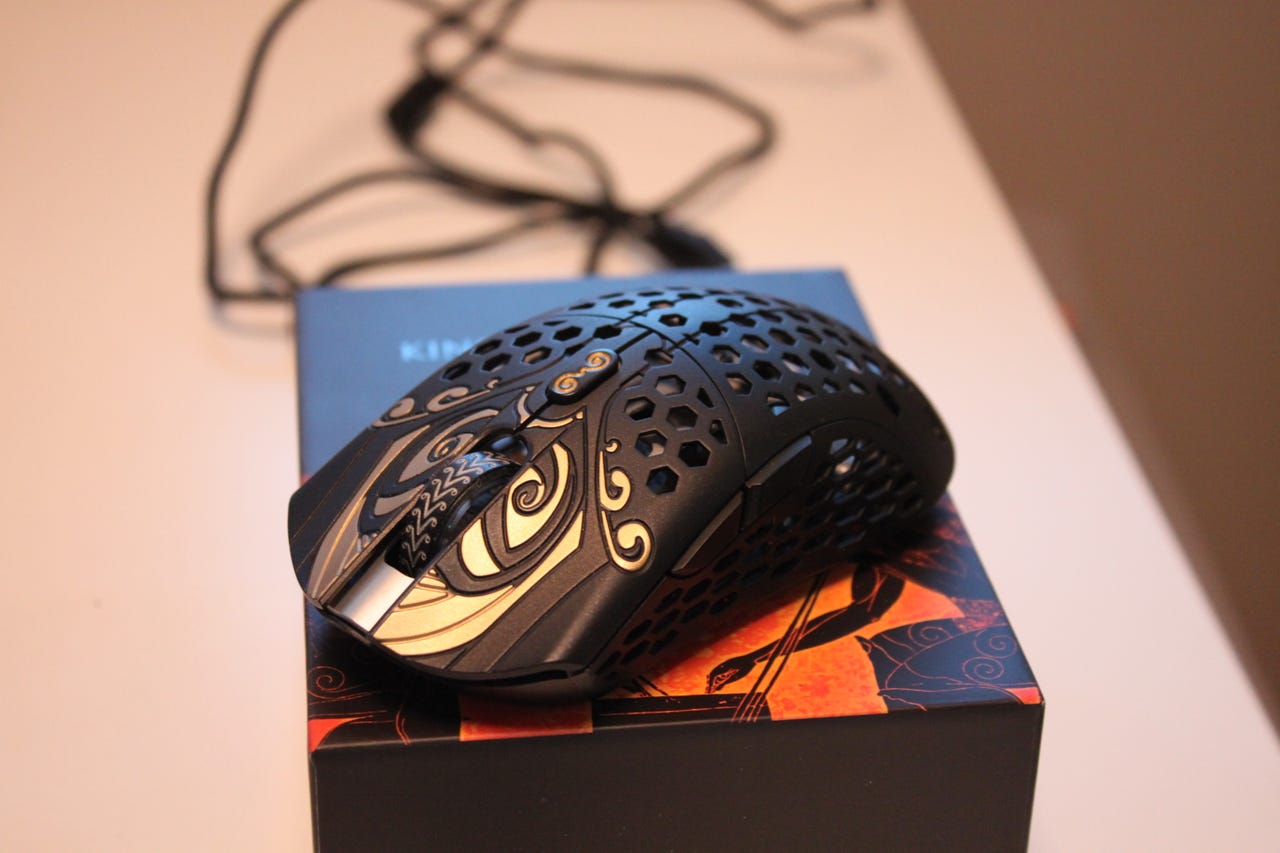 Finalmouse Starlight-12 Hades | FINN-torget