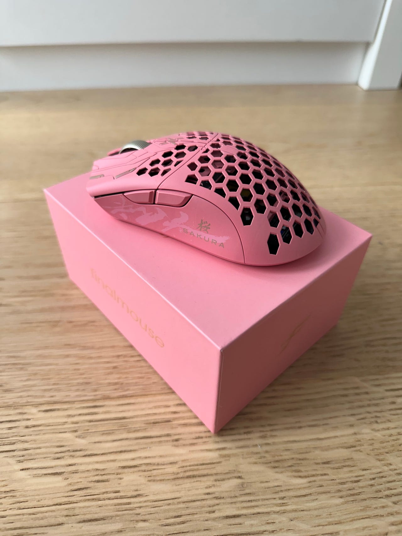 Finalmouse ULX Sakura | FINN-torget