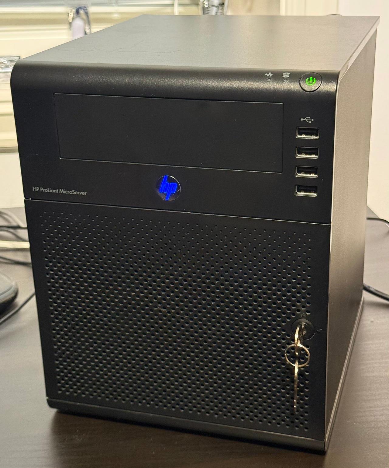 HP MicroServer N54L 16GB TrueNASで使用 The HP N54L Microserver