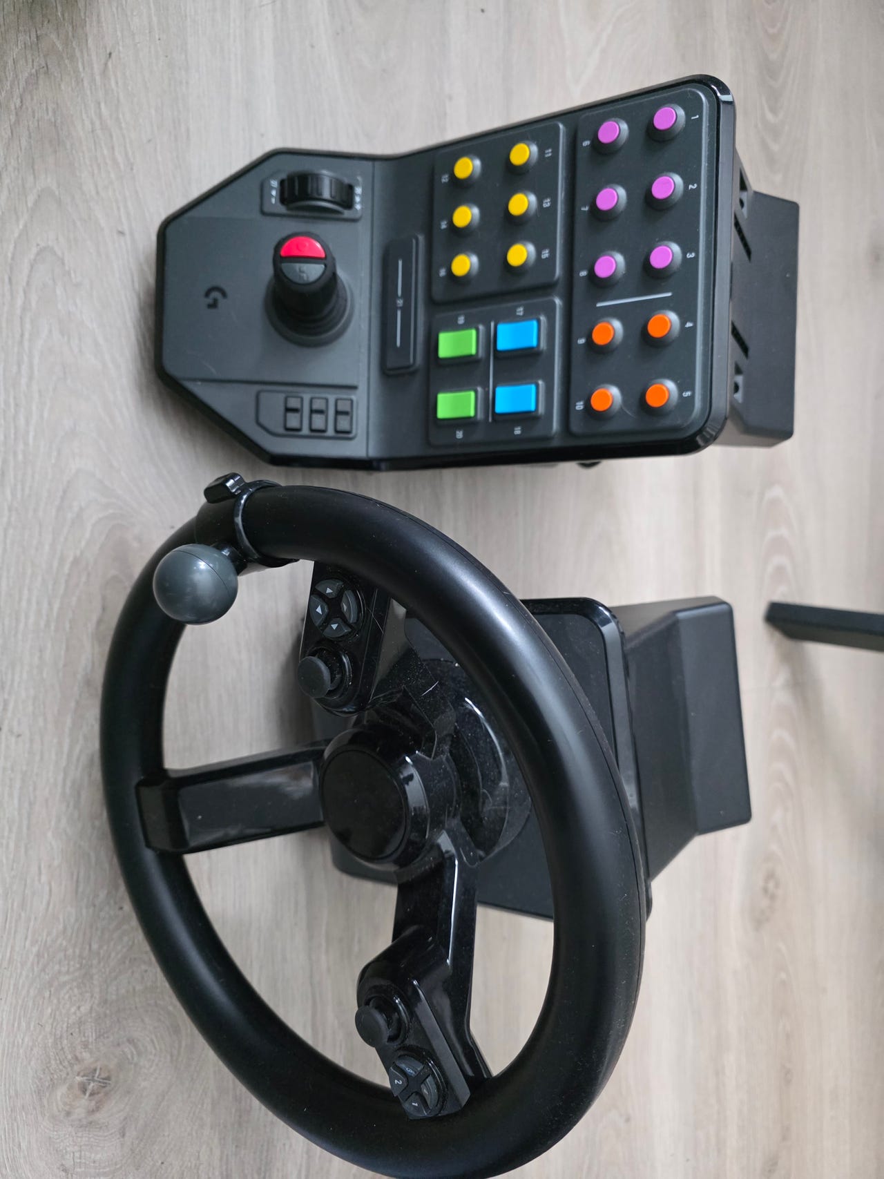 Logitech G Saitek Farm Sim ratt og kontrollpanel til PC | FINN-torget