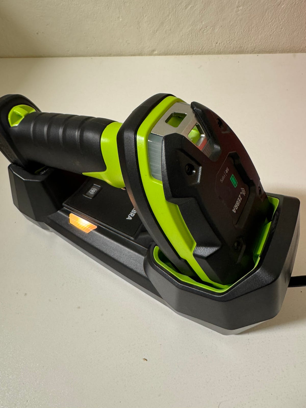 Zebra DS3678-SR Ultra-Rugged trådløs 2D/QR-skanner | FINN-torget