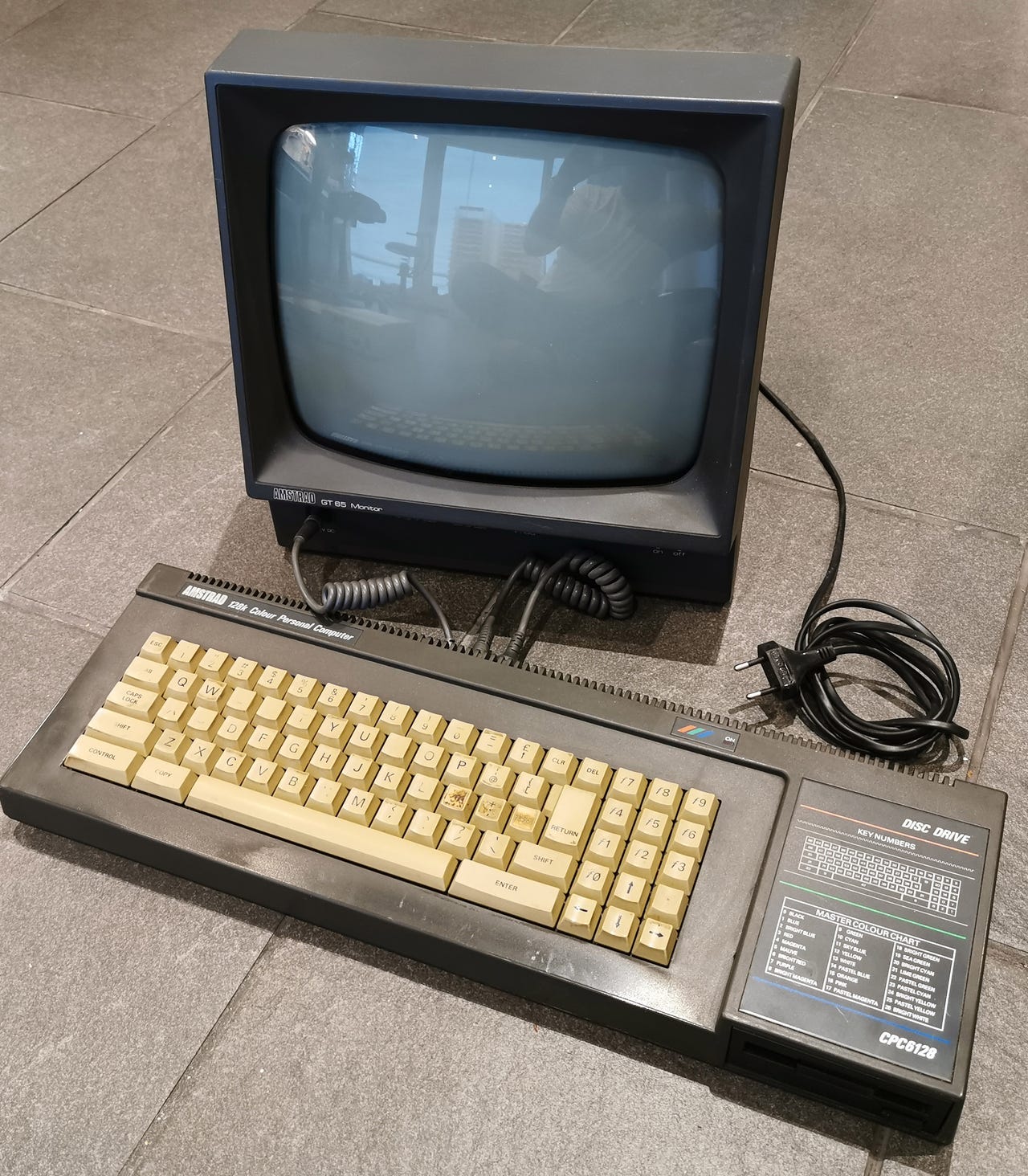 Retrodata: Amstrad CPC6128 med GT65 Monitor CRT | FINN-torget