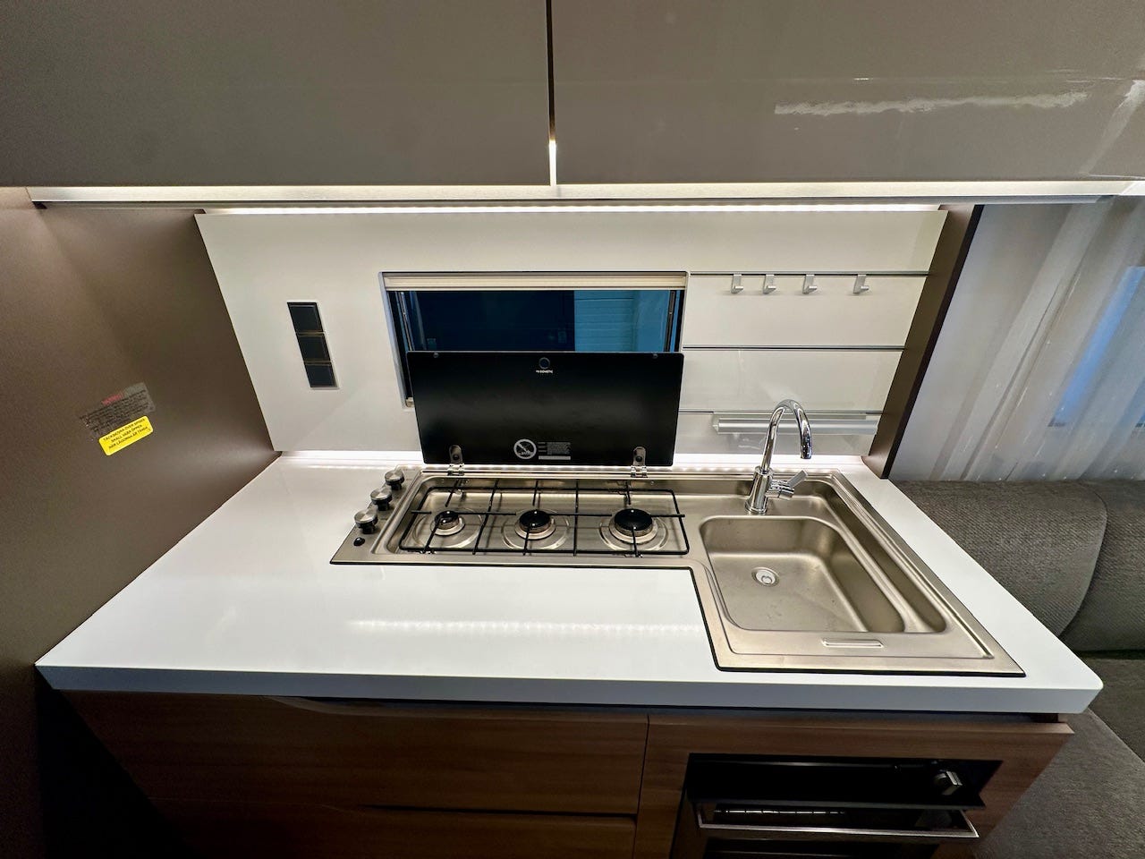 0003071e-dec7-45e2-9e33-ca79b8a6ba40