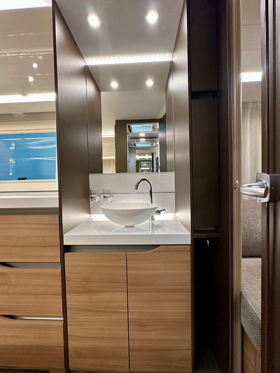 3d9b326c-2851-47d5-8fdf-de3a26760866