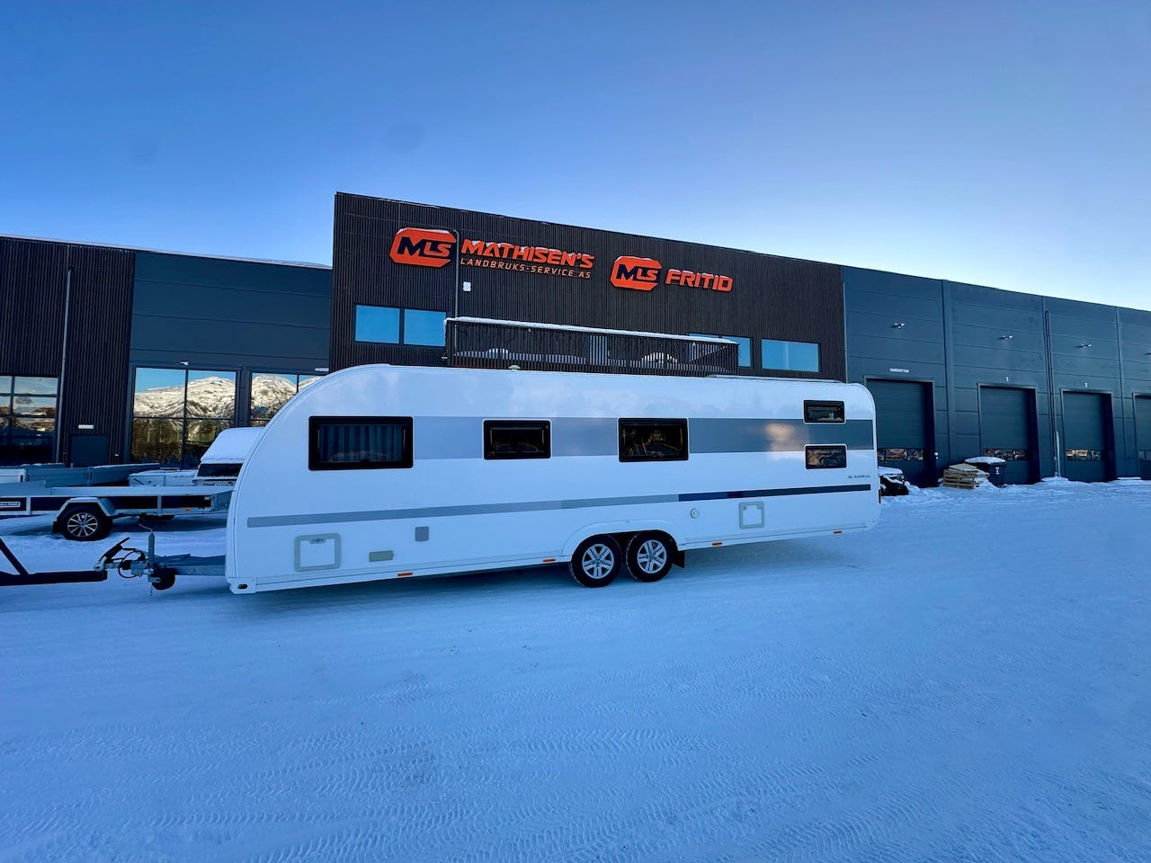 3e526fb5-c868-44d9-85b7-fb9aa7d3d2e5