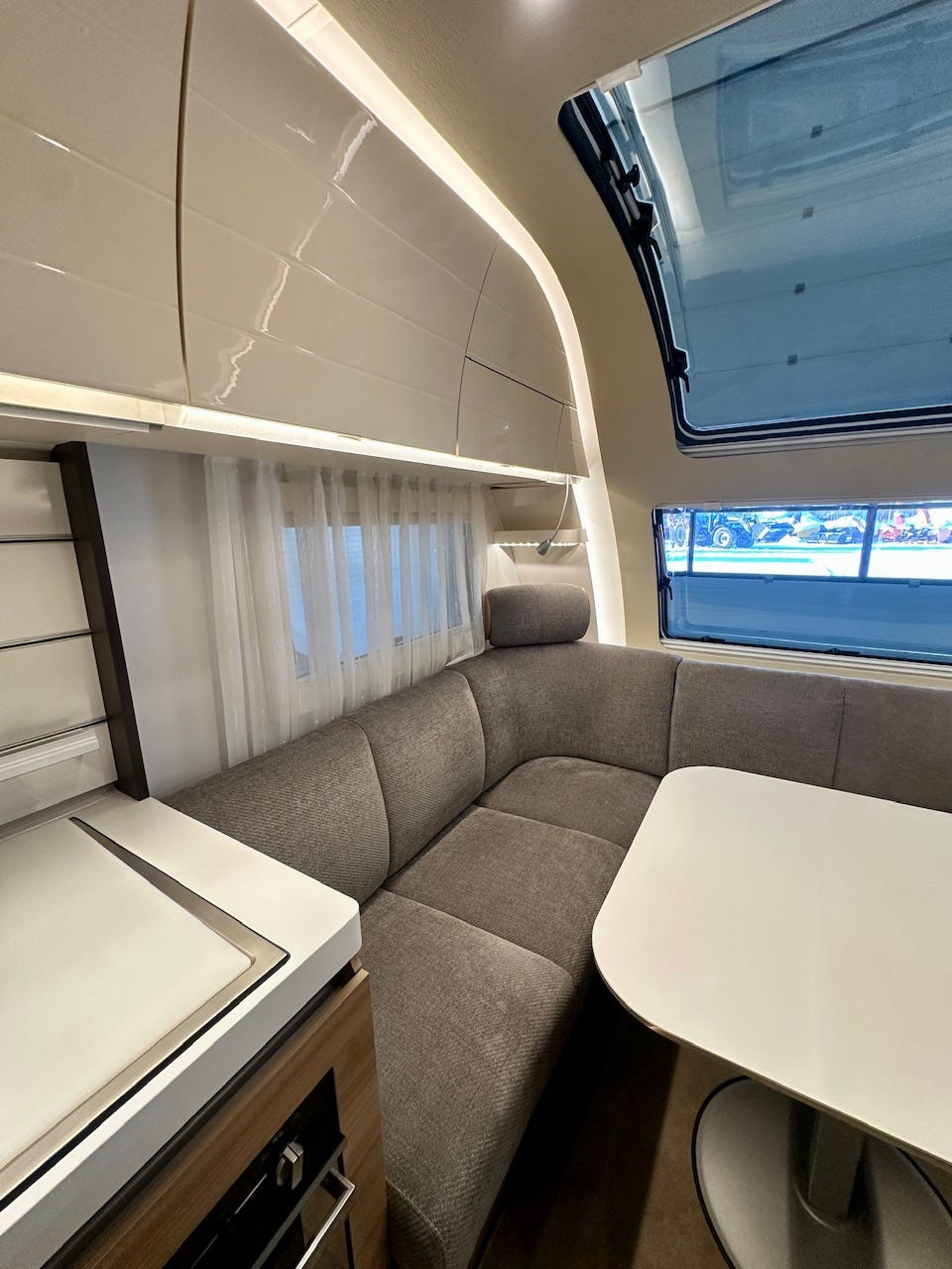 998fa917-11fc-40c9-9fc9-b0732a9a4344