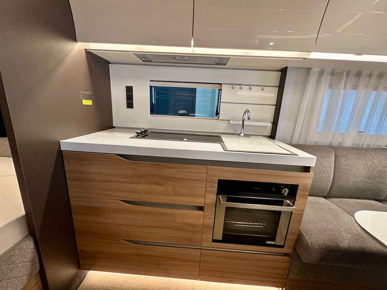 aef2cfe2-668f-4ced-892a-fdb7084a1396