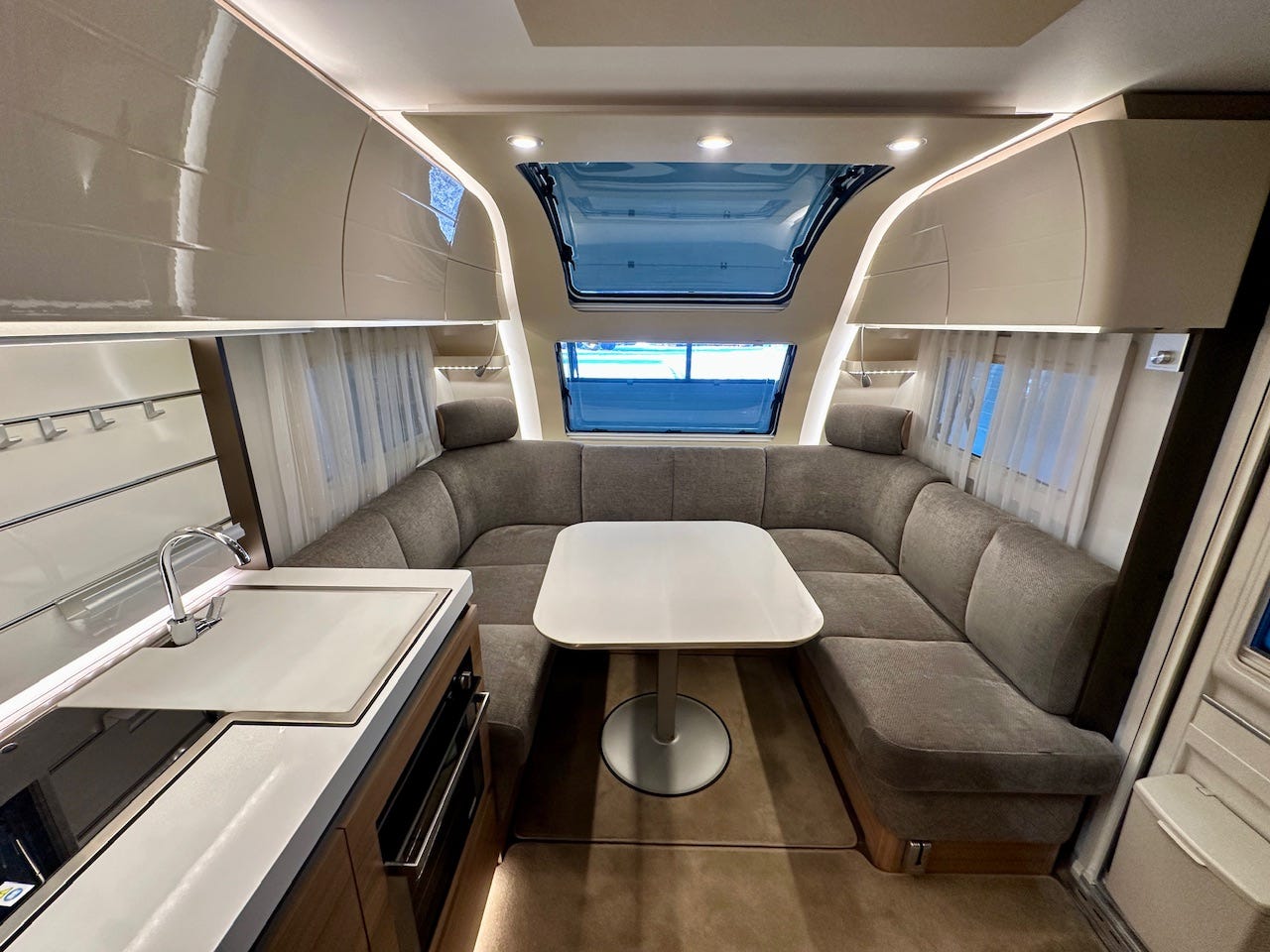 b13ef844-f3f0-40ed-b483-ed86e24c61ef