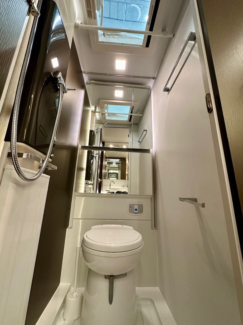 b33dc706-ccb4-4853-bc2b-6014d2d15cc9