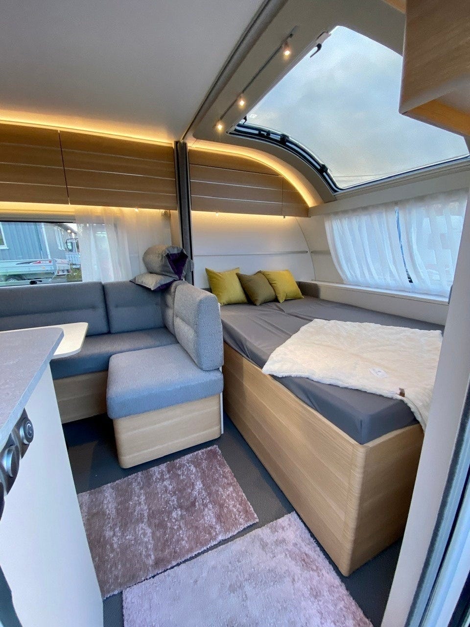 ca0a9cf5-ffbd-4cb6-ada3-d035bef1d2db