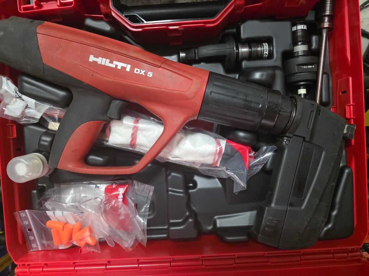 Hilti boltepistol DX 5 KIT - med 'alt' tilleggsutstyret + 400 skudd/400 ...