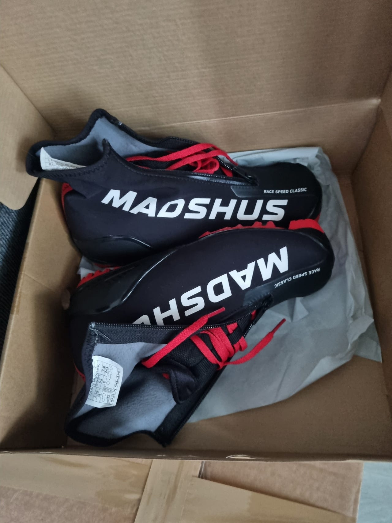 Madshus Race Speed Classic langrennsstøvler svart/rød | FINN-torget