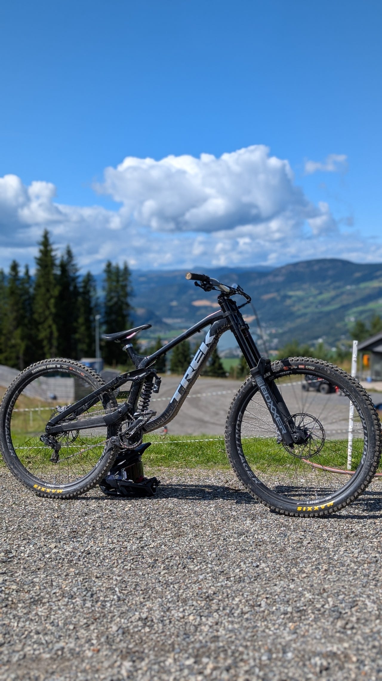 Trek Session 8 DH 2025 Str:R3 | FINN-torget