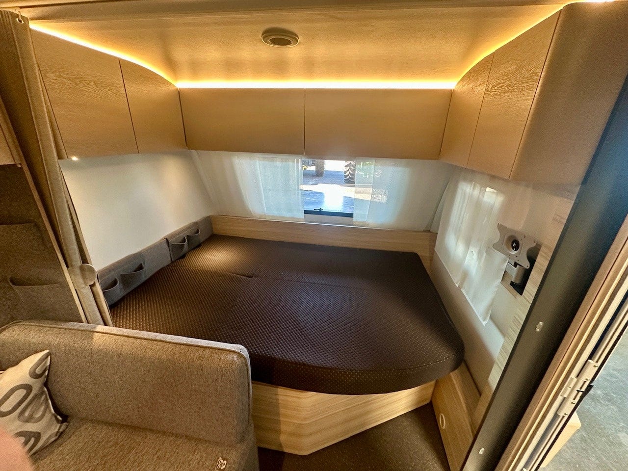 42b7036c-c2cf-422c-bd71-62dad26360ca