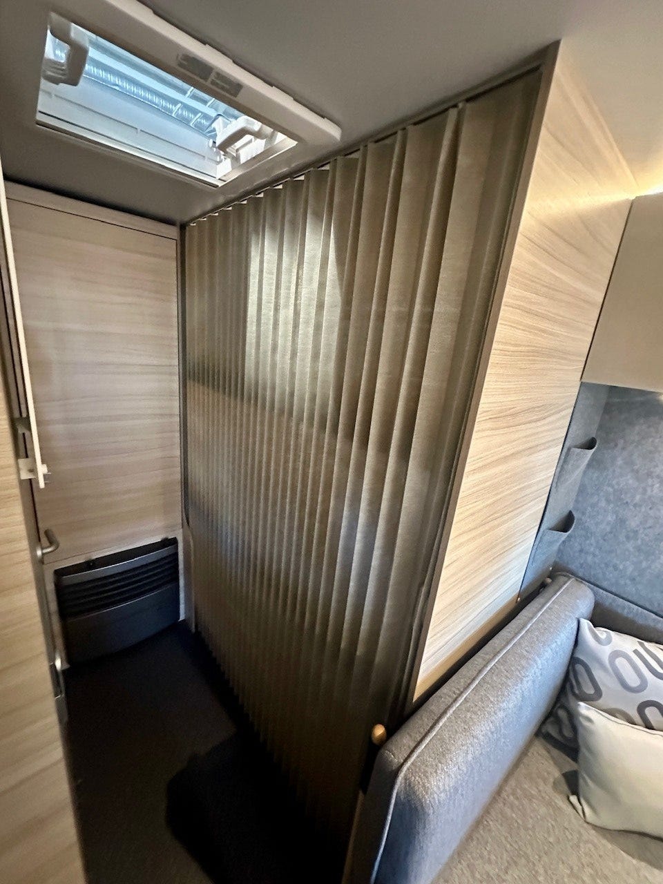 9cd228bc-c6da-4df4-88db-6161a0e468fe