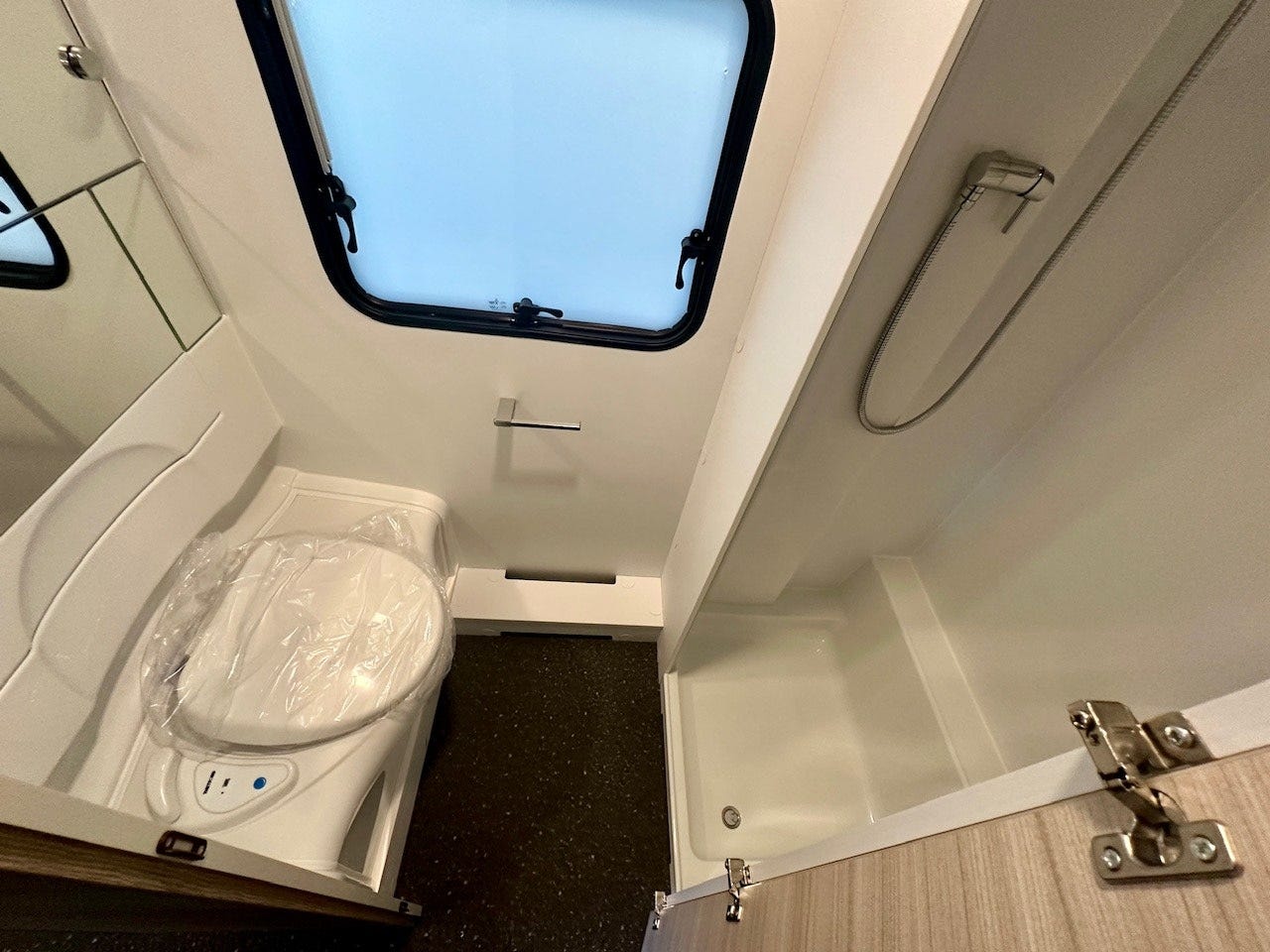 a5d078dc-a48b-48ff-9dd5-712c20a28a1d