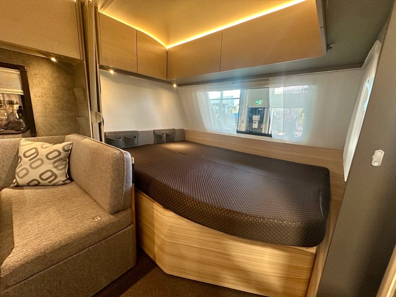 cddd6d86-21f2-4ebb-a74a-44aed6b3f33b