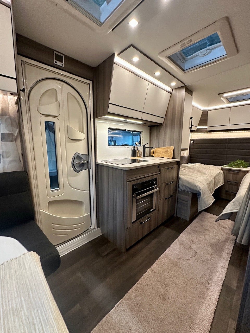 ad94d890-c9b0-4d9e-b3e2-b3834a6d1447