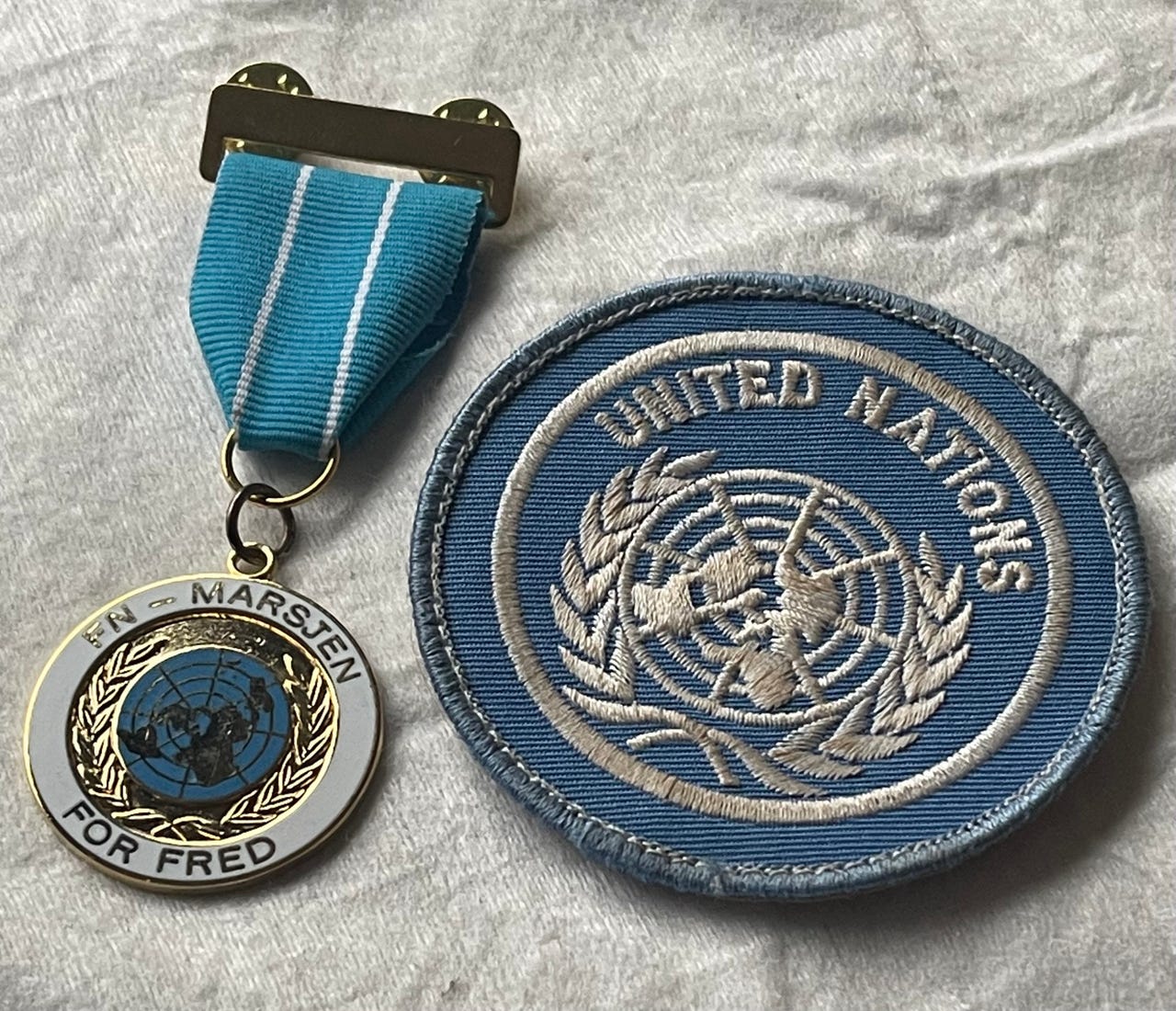 FN-marsjen medalje og FN patch -kr 100 | FINN-torget