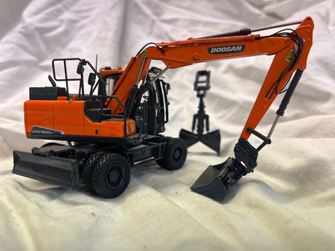 Doosan DX160W 1:50 | FINN-torget