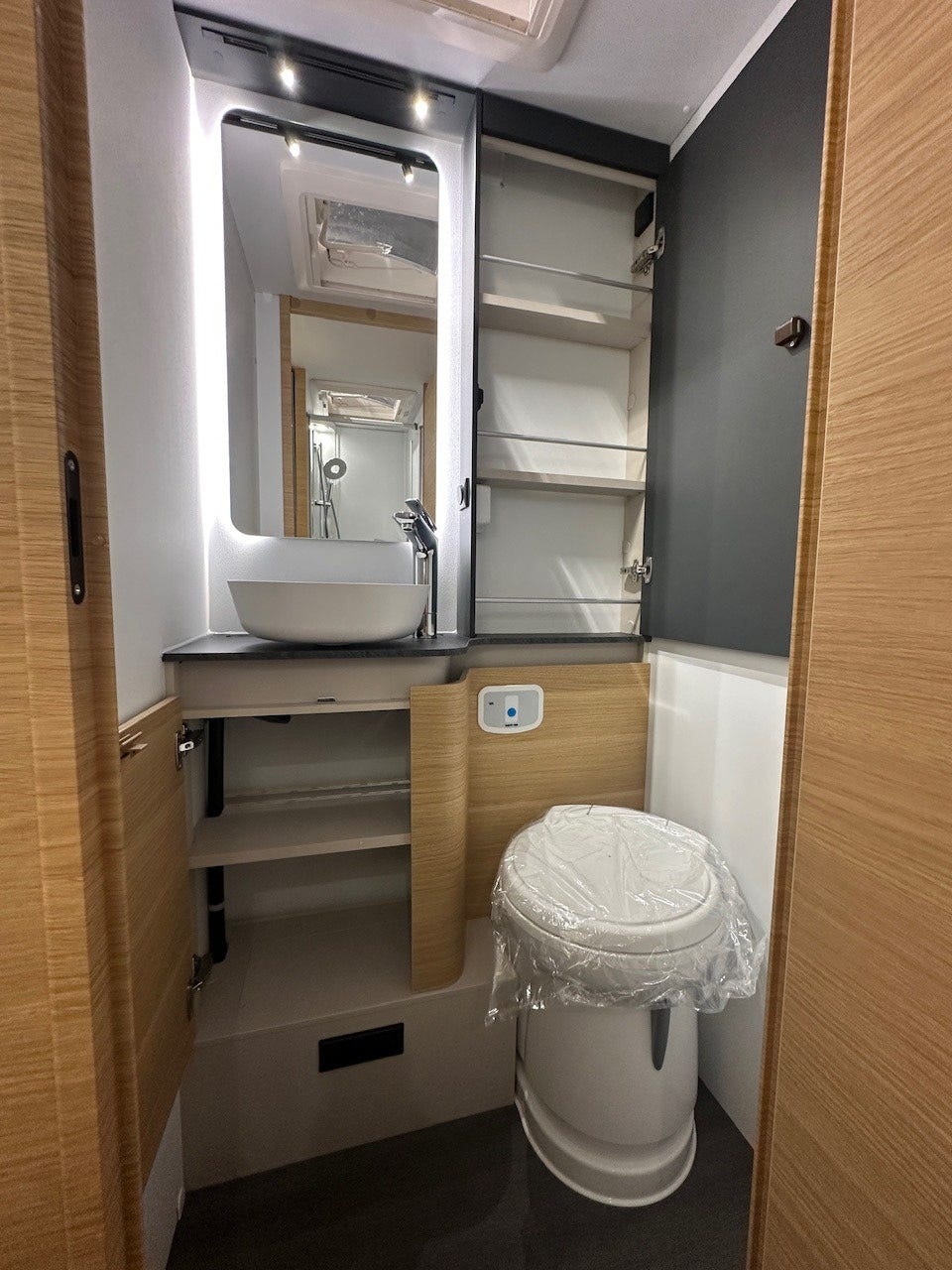 855955cc-23c5-43b8-b138-78afdaf225c6