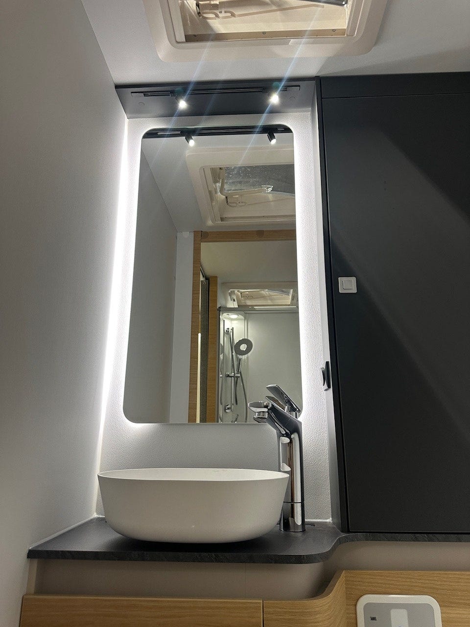 b0684341-7b14-40c4-ab8d-7b76d5b78fd2