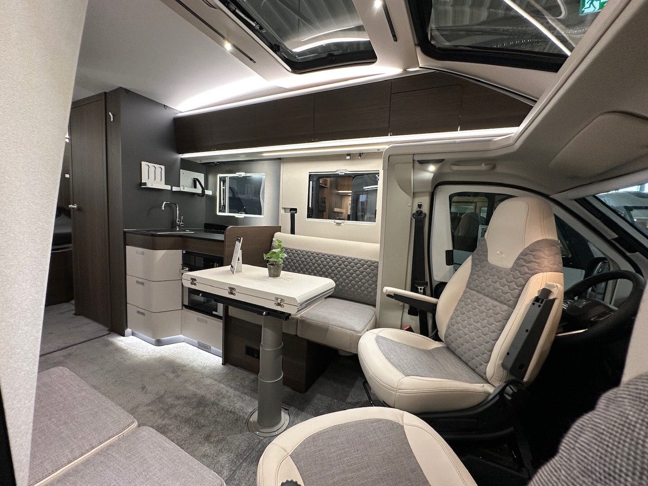 2e1a9f6e-fb4c-4023-8288-6bf76b7cc5c6